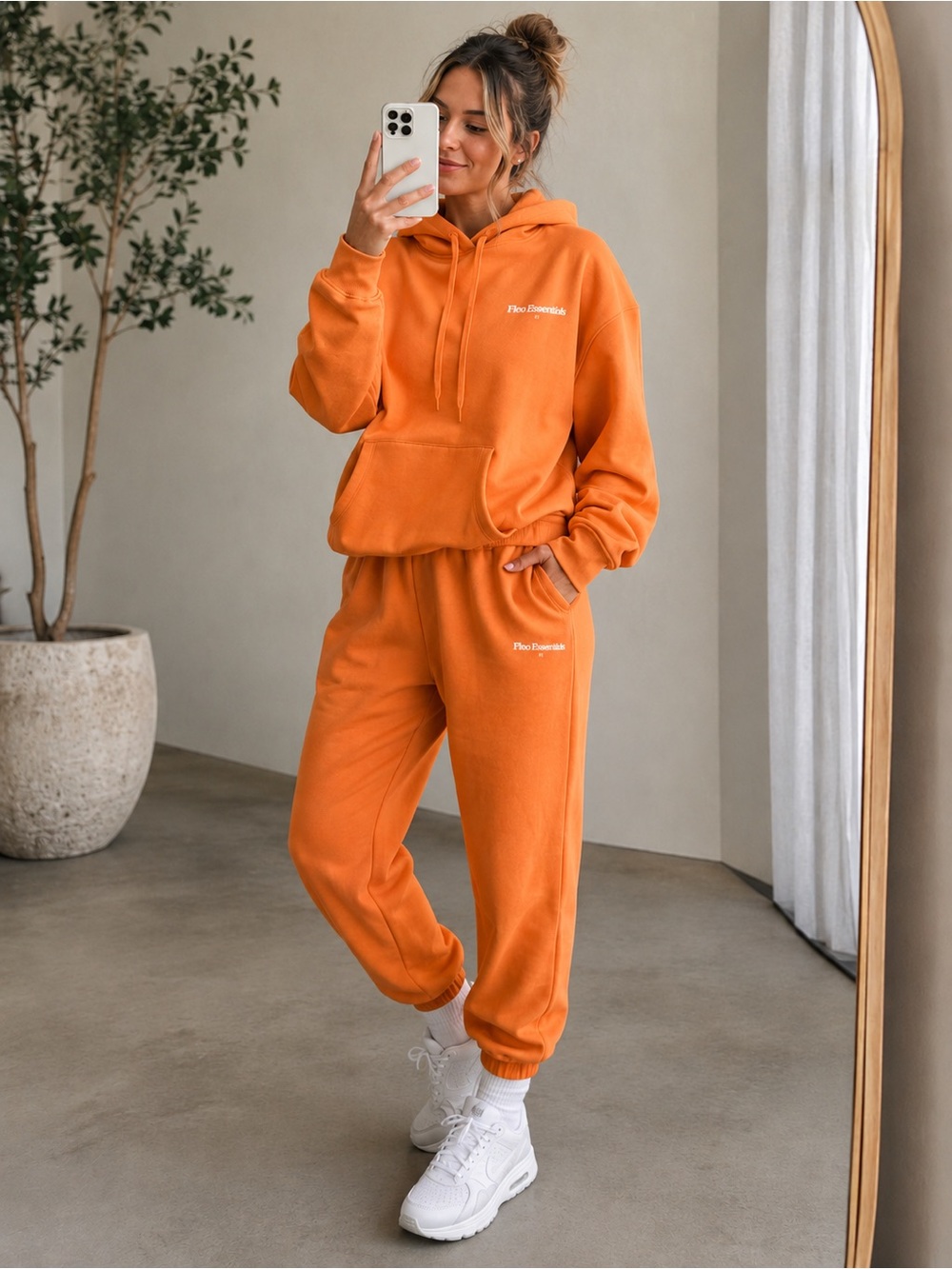 F088. Fleo | Boyfriend Sweatpants - M